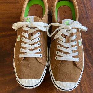 Cariuma OCA camel suede, size 10